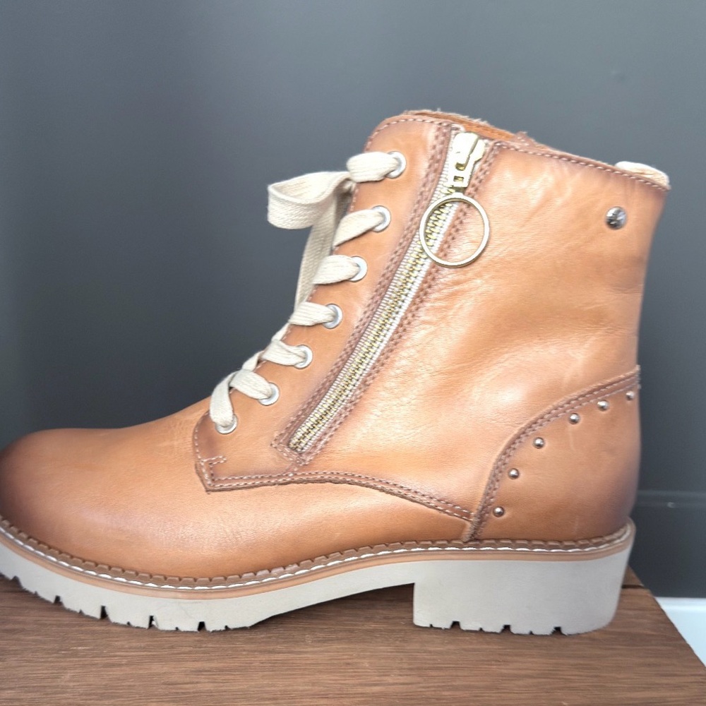Pikolinos Almond Women's Boots